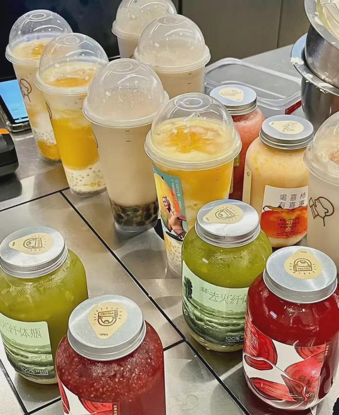 茶饮内卷新赛道！果蔬汁成下一个饮料风口？彩神vll(图1)