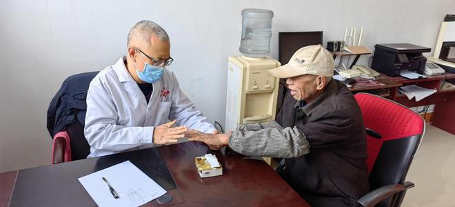 彩神vll近期天冷了很多人都在喝的饮品医生却提醒大家：喝错危害大(图4)