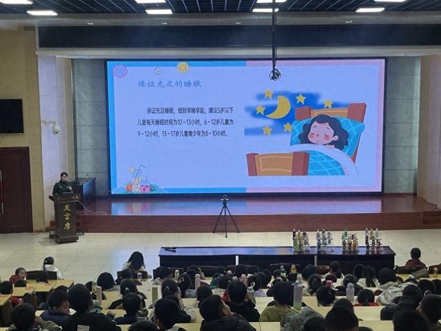 彩神vll郑州市中原区一五三小学：拒绝含糖饮料守护健康生活