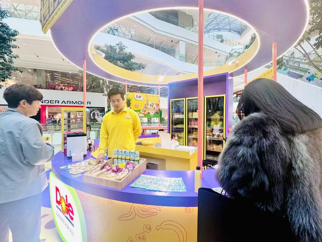跨城市跨商业体深度联动巡展凯德集团携手“小黄人”定格“彩神vll冬日慢时光”(图2)
