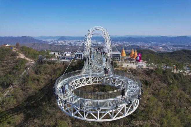 在家门口能赚钱、能分红！东阳这个山村吃上“旅游饭”彩神vll(图2)