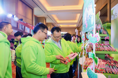 彩神vll产品为王丨溜溜梅2025春季新品发布会引领行业新风向(图7)