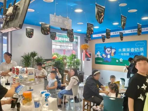 县城饮品店老板：一年只忙三个月收入撑彩神vll起一整年(图3)