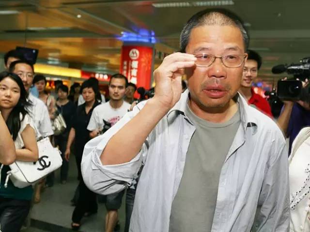 这个农夫山泉、养生堂背后低调孤傲的浙江商人是最会“玩广告”的彩神vll卖水大鳄(图8)