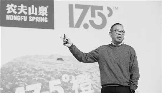 这个农夫山泉、养生堂背后低调孤傲的浙江商人是最会“玩广告”的彩神vll卖水大鳄(图16)