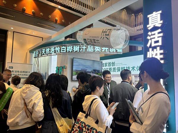 健康饮品市场增长迅速天然白桦树汁在春糖会备受关注彩神vll(图2)