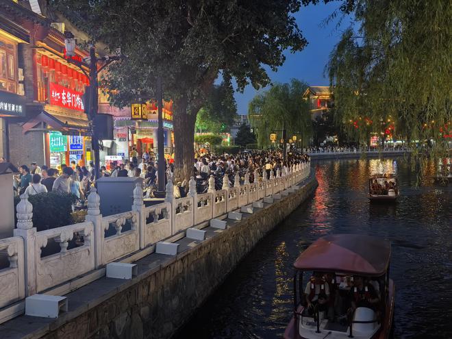 夏日消费热力十足｜烟火气邂逅夜活力 京城夏夜经济多元绽放彩神vll(图7)