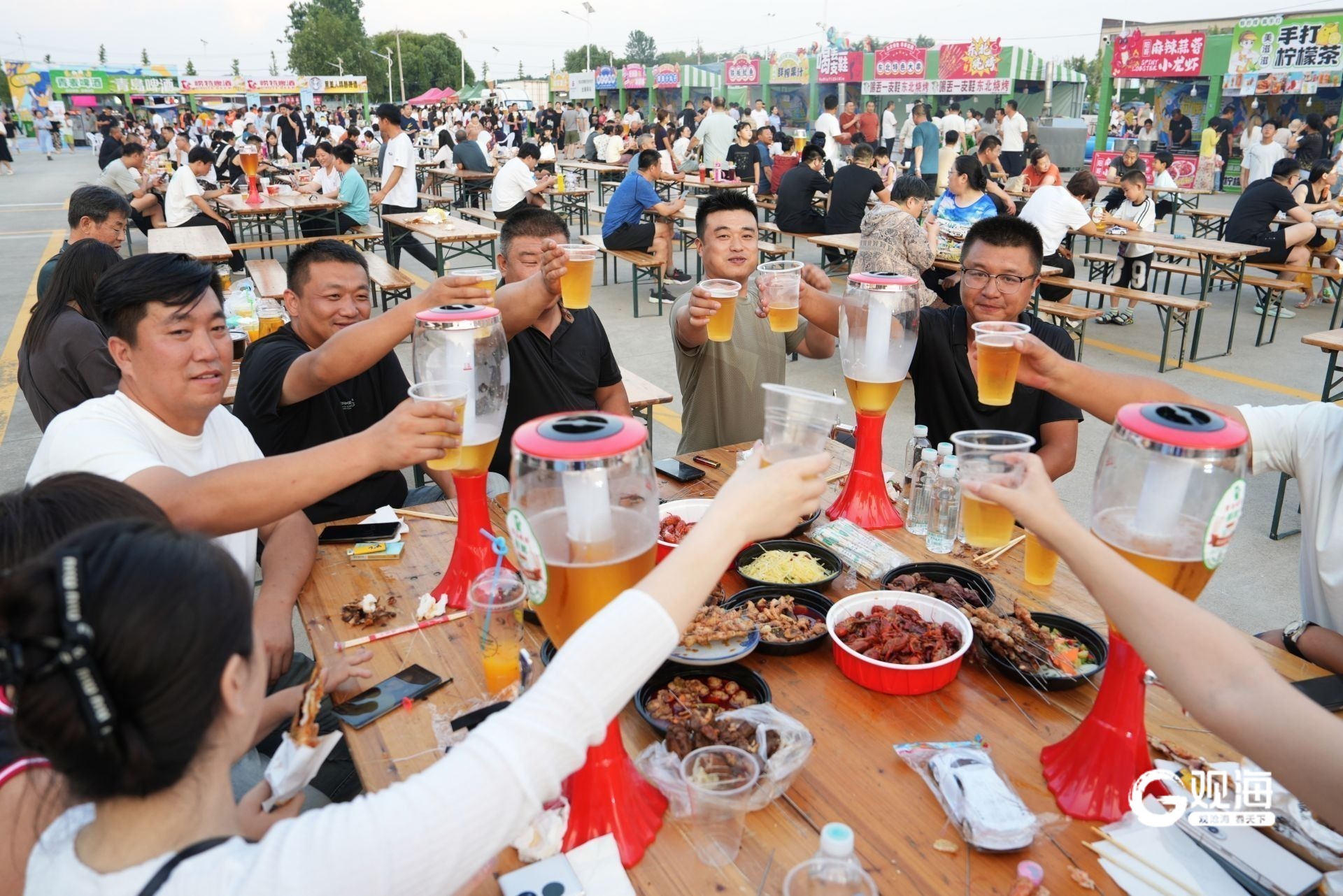 彩神vll赏湖景哈精酿观球赛！2025胶州青年湖精酿啤酒美食节暨村超挑战赛约起(图2)