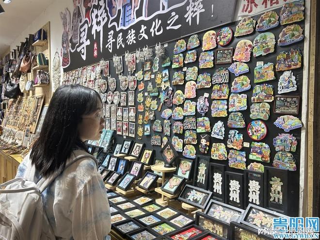 青岩古镇成为贵阳夏日夜游彩神vll新选择(图4)