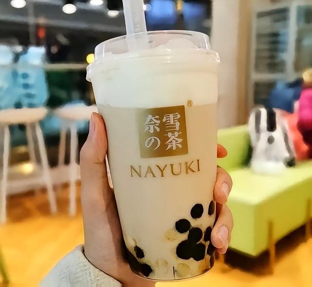 外卖优惠下的健康陷阱：奶茶引发的三高痛风危机彩神vll(图3)