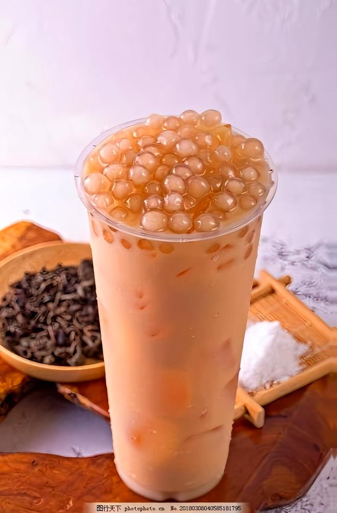 外卖优惠下的健康陷阱：奶茶引发的三高痛风危机彩神vll(图1)