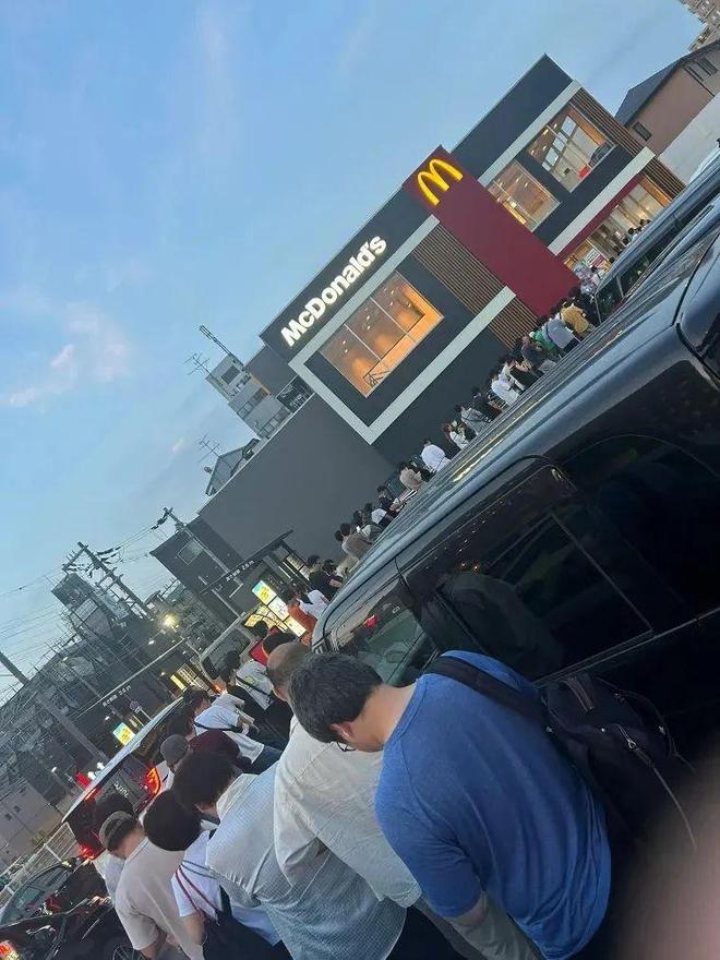中国茶饮海外门店破15万家；味千半年利润4000万；京东外卖亏损140亿元；百果园中期彩神vll盈利预警 周报(图9)
