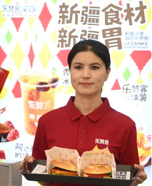 中国茶饮海外门店破15万家；味千半年利润4000万；京东外卖亏损140亿元；百果园中期彩神vll盈利预警 周报(图7)