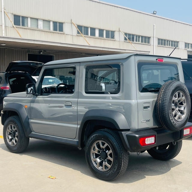 彩神vll2025款铃木吉姆尼自动三门顶配强悍而精致的纯硬派越野小SUV(图3)