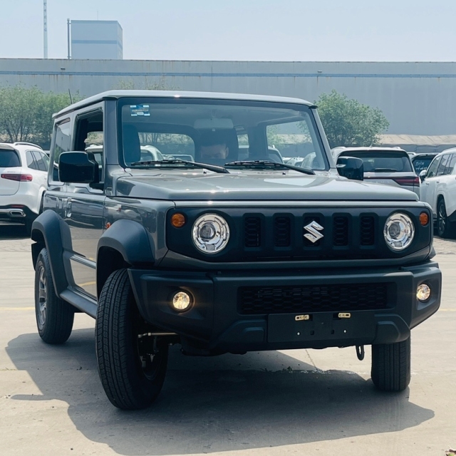 彩神vll2025款铃木吉姆尼自动三门顶配强悍而精致的纯硬派越野小SUV(图2)