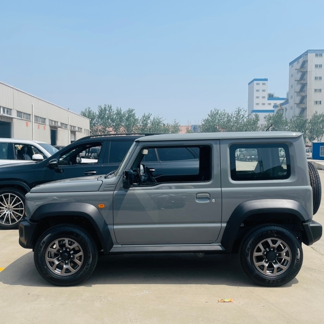 彩神vll2025款铃木吉姆尼自动三门顶配强悍而精致的纯硬派越野小SUV(图4)