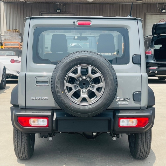 彩神vll2025款铃木吉姆尼自动三门顶配强悍而精致的纯硬派越野小SUV(图5)