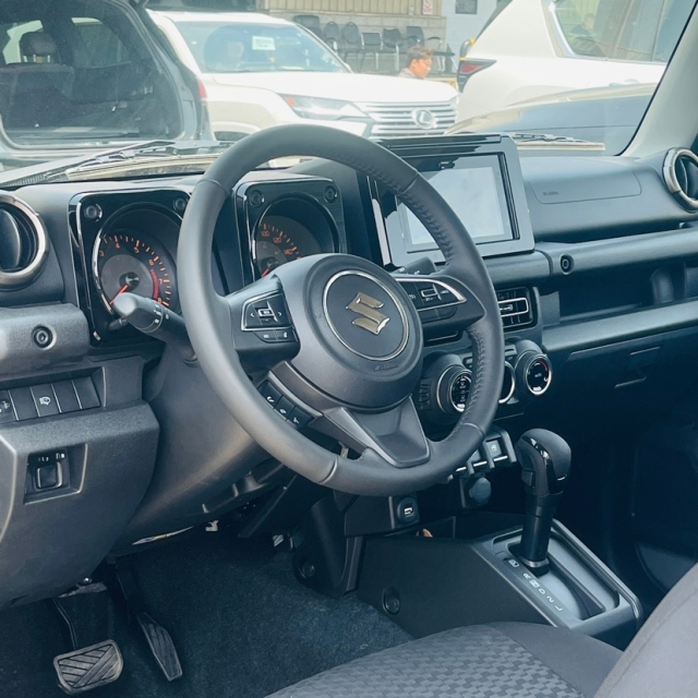 彩神vll2025款铃木吉姆尼自动三门顶配强悍而精致的纯硬派越野小SUV(图6)